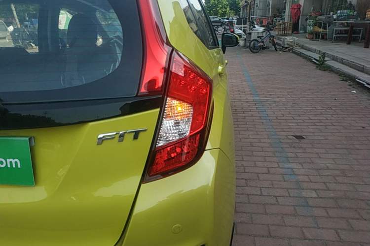 Used Honda Fit 2014 1.5L SE CVT Fashion Model Right Rear Taillight