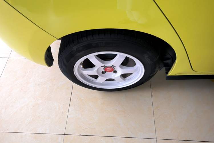 Used Honda Fit 2014 1.5L LX CVT Comfort Model Right Rear Wheel Hub