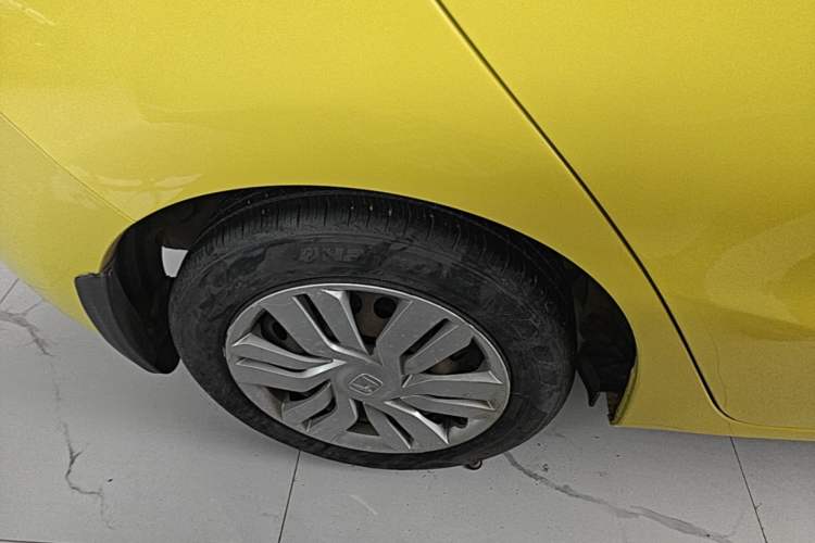 Used Honda Fit 2014 1.5L LX CVT Comfort Model Right Rear Wheel Hub