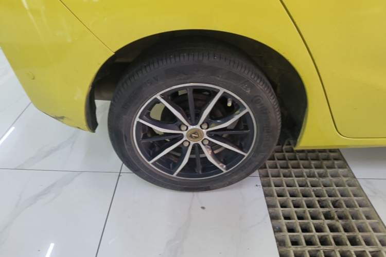 Used Honda Fit 2014 1.5L LX CVT Comfort Model Right Rear Wheel Hub