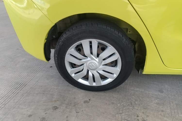 Used Honda Fit 2014 1.5L LX CVT Comfort Model Right Rear Wheel Hub