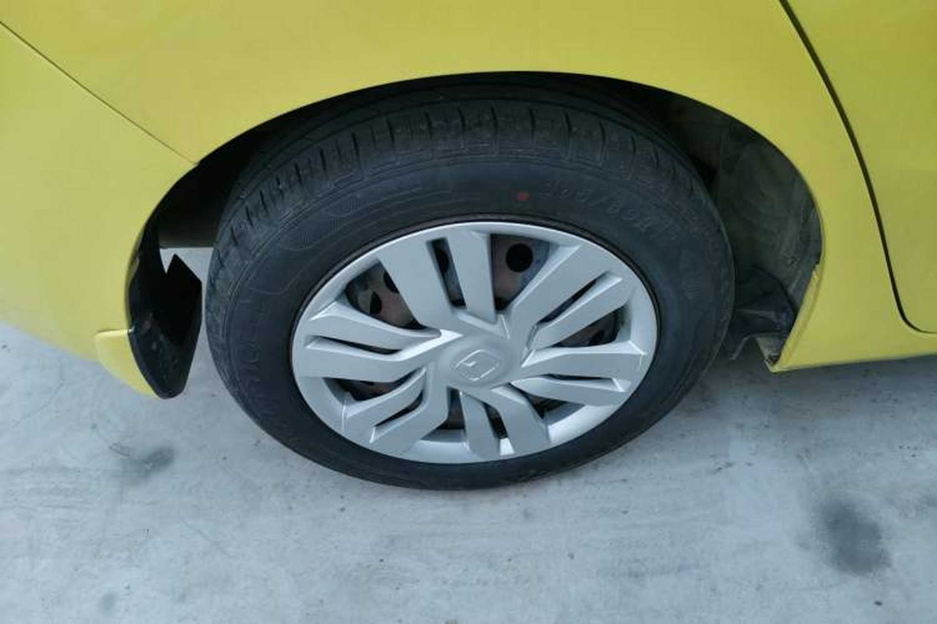 Used Honda Fit 2014 1.5L LX CVT Comfort Model Right Rear Wheel Hub