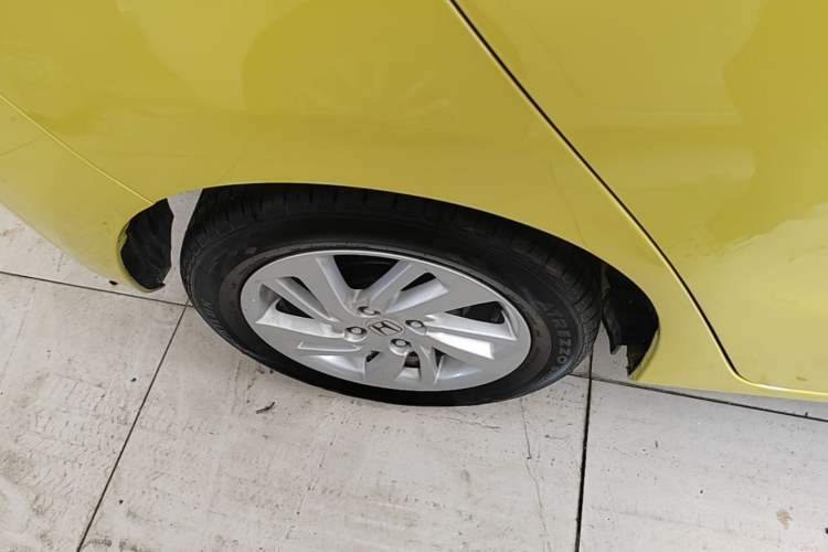 Used Honda Fit 2014 1.5L EX CVT Elite Model Right Rear Wheel Hub