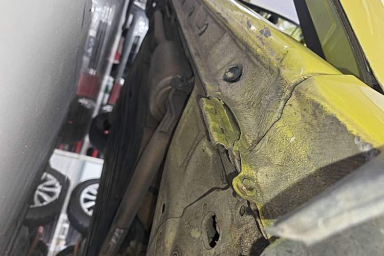 Used Honda Fit 2014 1.5L LX CVT Comfort Model Right Side Sill