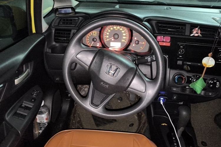 Used Honda Fit 2014 1.5L LX CVT Comfort Model Steering Wheel