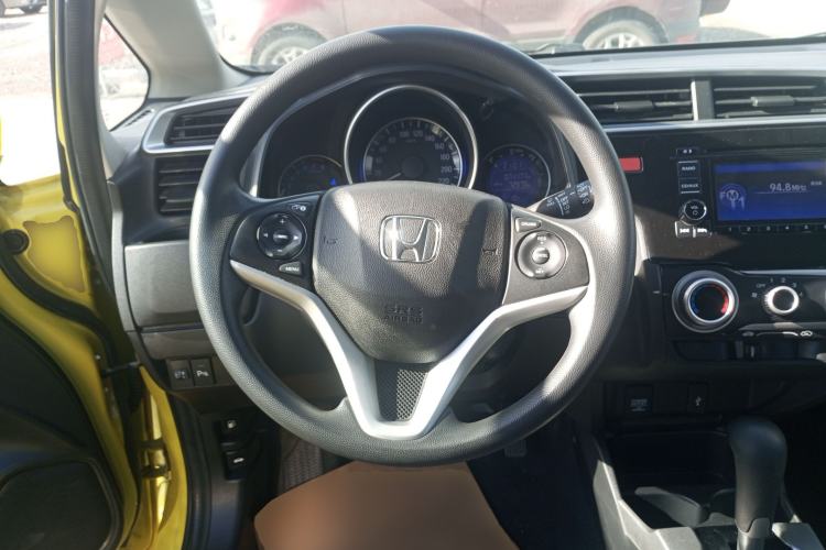 Used Honda Fit 2014 1.5L SE CVT Fashion Model Steering Wheel
