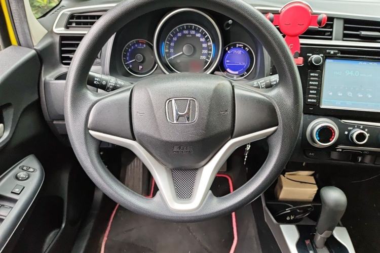 Used Honda Fit 2014 1.5L SE CVT Fashion Model Steering Wheel