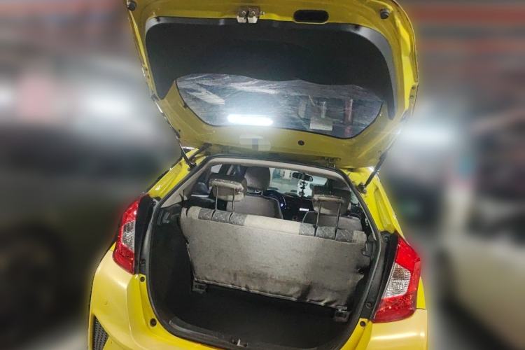 Used Honda Fit 2014 1.5L SE CVT Fashion Model Trunk