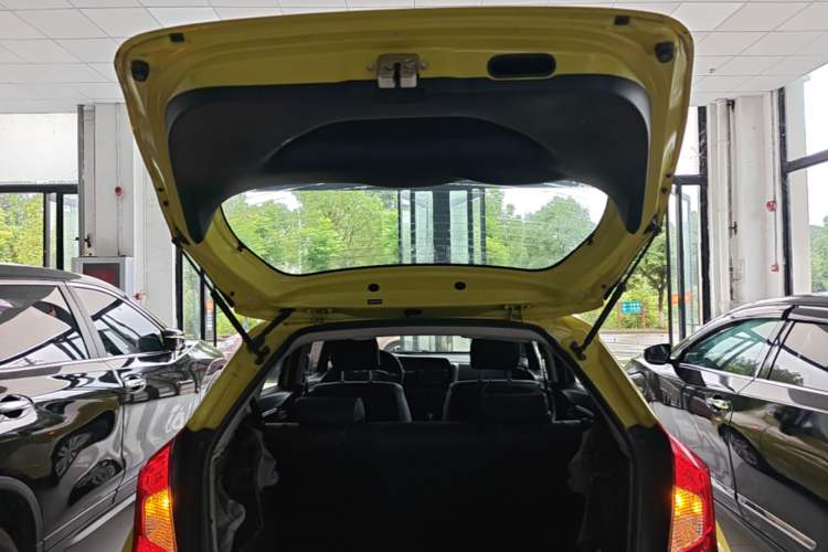 Used Honda Fit 2014 1.5L LX CVT Comfort Model Trunk