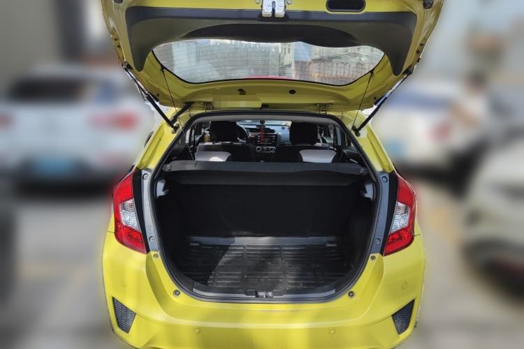Used Honda Fit 2014 1.5L SE CVT Fashion Model Trunk