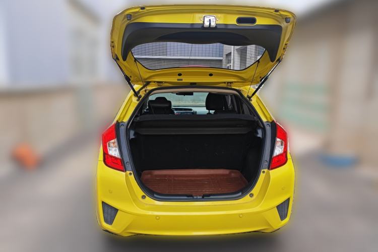 Used Honda Fit 2014 1.5L SE CVT Fashion Model Trunk