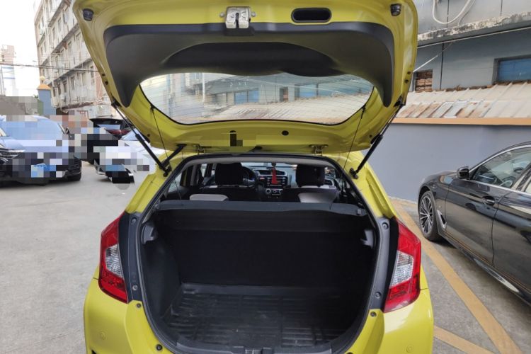 Used Honda Fit 2014 1.5L SE CVT Fashion Model Trunk