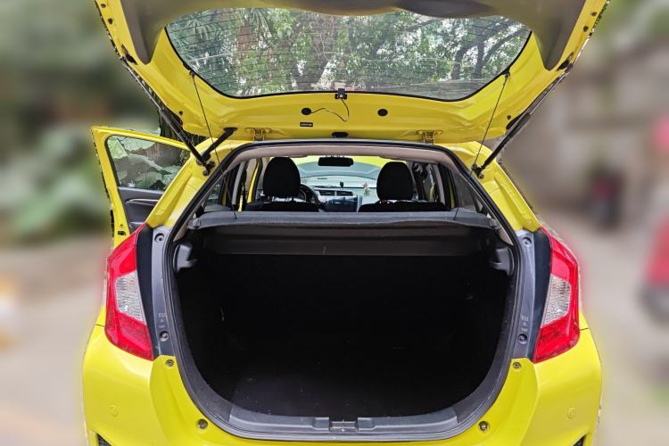 Used Honda Fit 2014 1.5L SE CVT Fashion Model Trunk