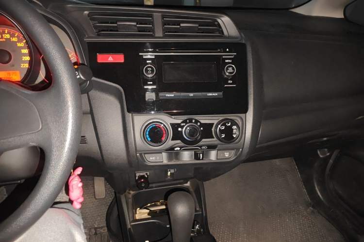 Used Honda Fit 2016 1.5L LX CVT Comfort Model Audio And AC Panel