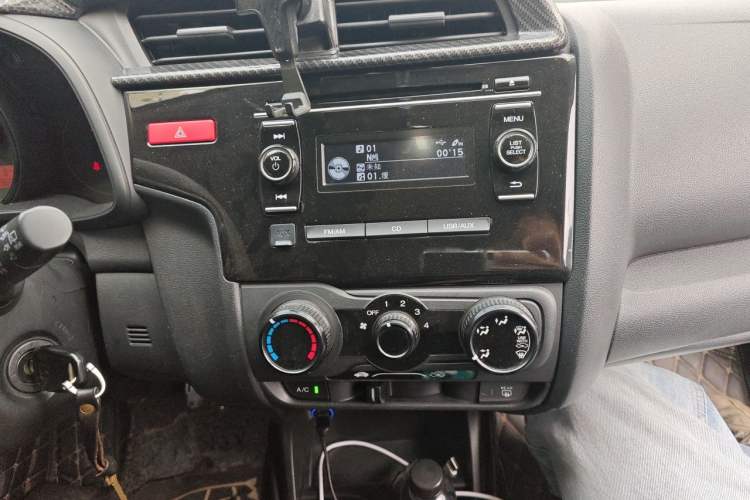 Used Honda Fit 2016 1.5L LX Manual Comfort Model Audio And AC Panel