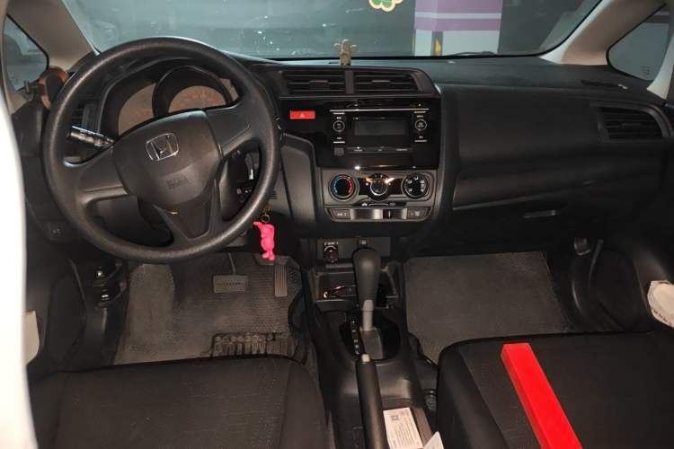 Used Honda Fit 2016 1.5L LX CVT Comfort Model Center Console