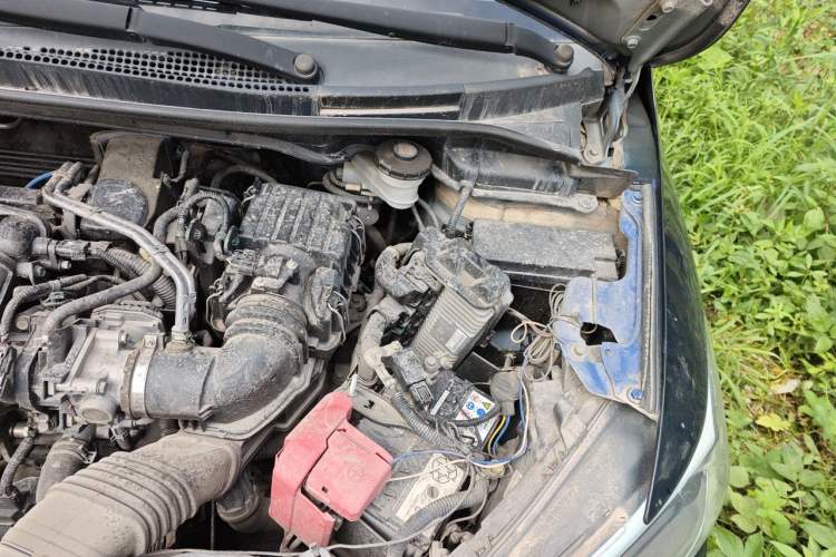 Used Honda Fit 2016 1.5L LX Manual Comfort Model Engine Bay Left