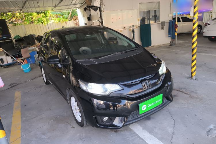 Used Honda Fit 2016 1.5L LXS CVT Comfort Sunroof Version Front Right 45 Deg