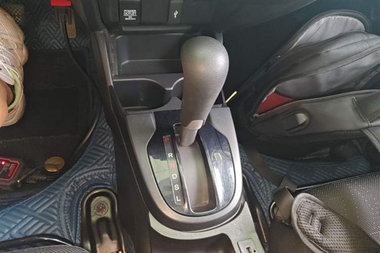 Used Honda Fit 2016 1.5L LXS CVT Comfort Sunroof Version Gear Lever