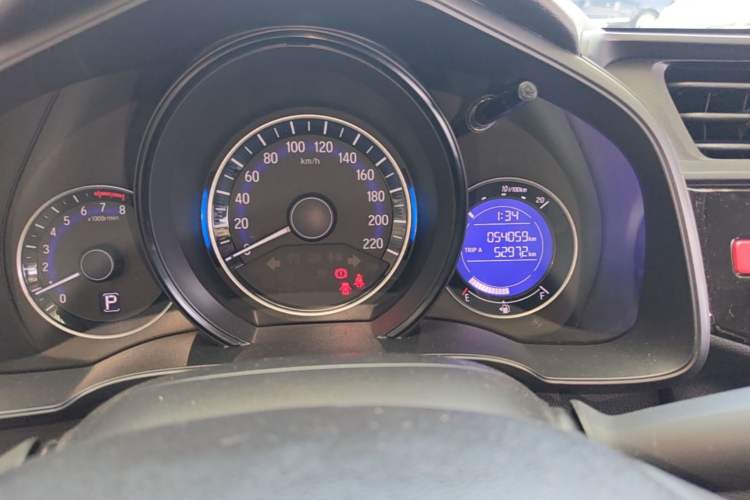 Used Honda Fit 2016 1.5L LXS CVT Comfort Sunroof Version Odometer Close Up