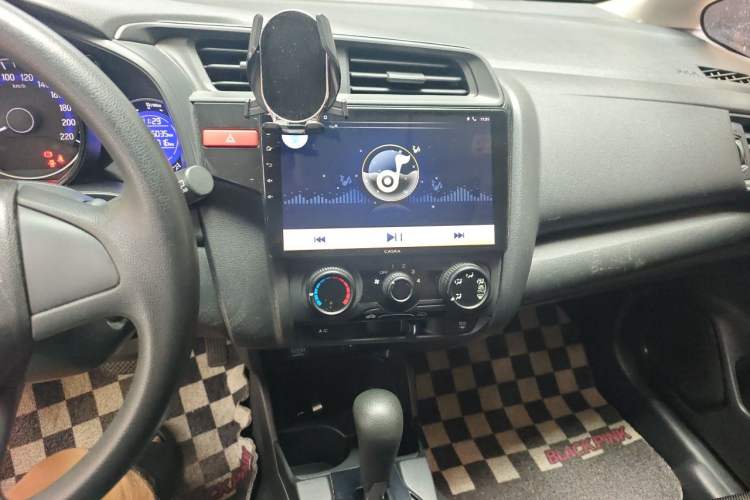 Used Honda Fit 2016 1.5L LXS CVT Comfort Sunroof Version Audio And AC Panel