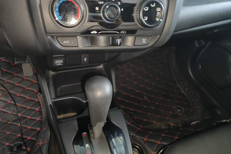 Used Honda Fit 2016 1.5L LXS CVT Comfort Sunroof Version Audio And AC Panel