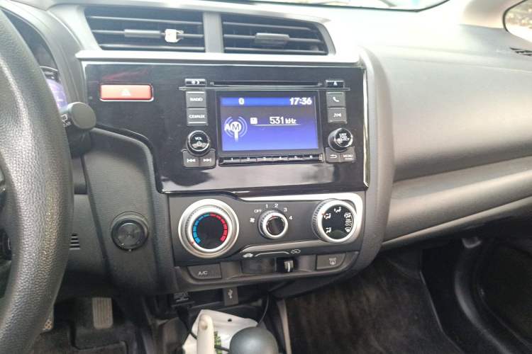 Used Honda Fit 2016 1.5L SES CVT Fashion Sunroof Edition Audio And AC Panel