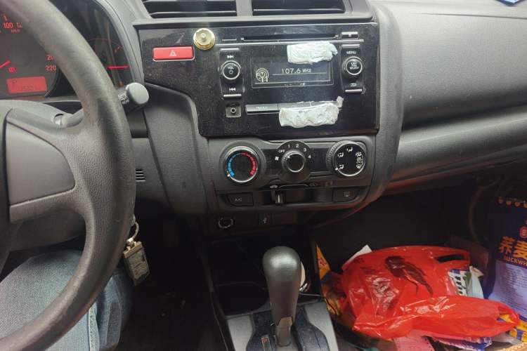 Used Honda Fit 2016 1.5L LX CVT Comfort Model Audio And AC Panel