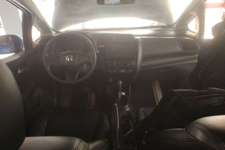 Used Honda Fit 2016 1.5L LX CVT Comfort Model Center Console