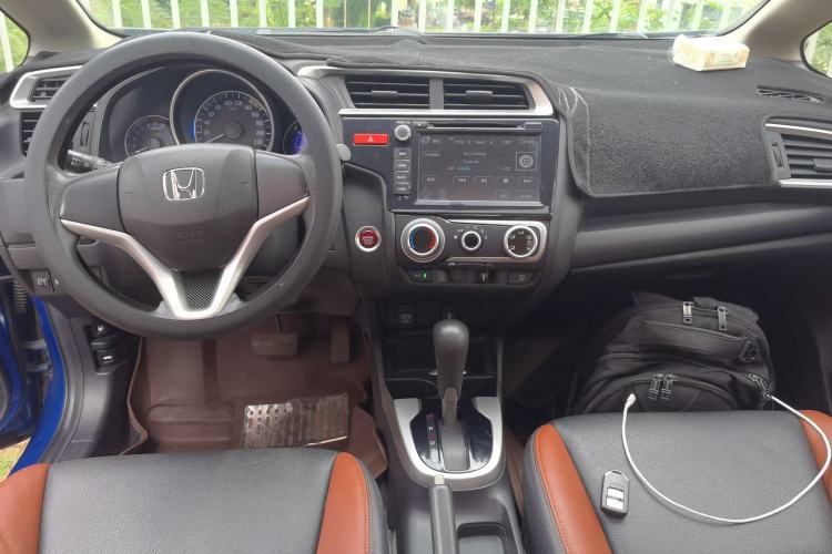 Used Honda Fit 2016 1.5L EX CVT Elite Edition Center Console