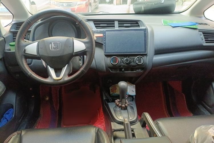 Used Honda Fit 2016 1.5L LX CVT Comfort Model Center Console
