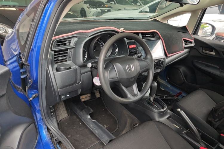 Used Honda Fit 2016 1.5L LXS CVT Comfort Sunroof Version Center Console
