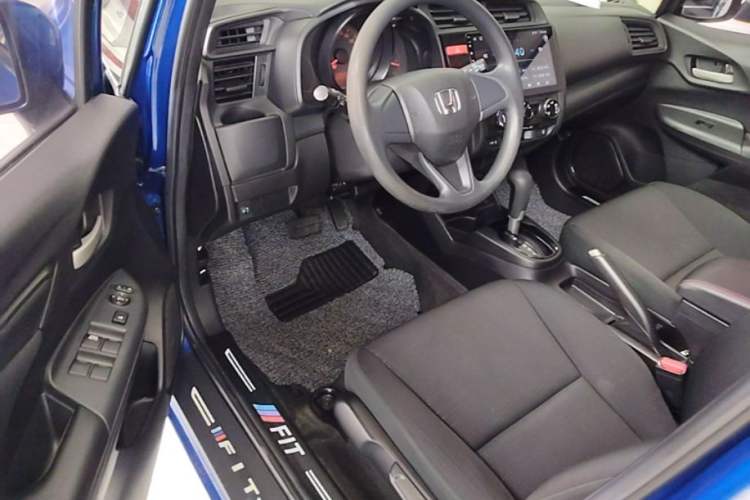 Used Honda Fit 2016 1.5L LX CVT Comfort Model Driver Seat