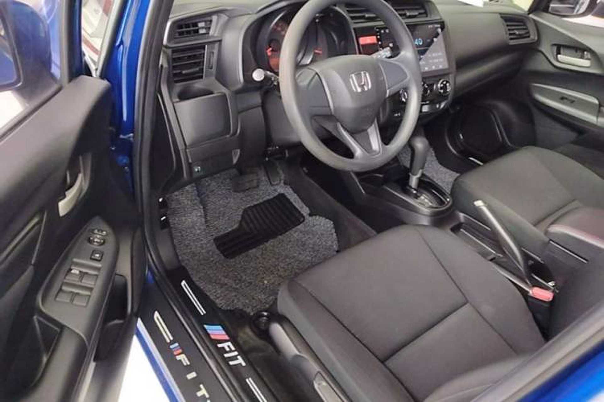 Used Honda Fit 2016 1.5L LX CVT Comfort Model Driver Seat