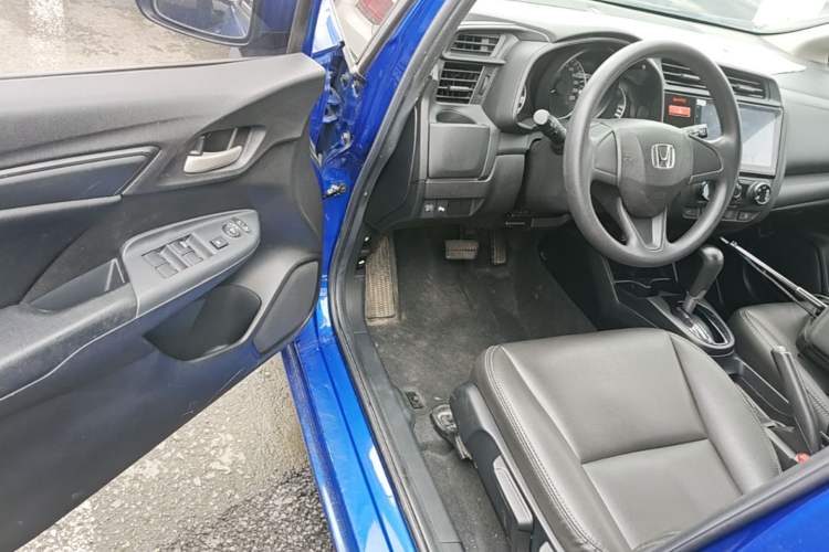 Used Honda Fit 2016 1.5L LXS CVT Comfort Sunroof Version Driver Seat