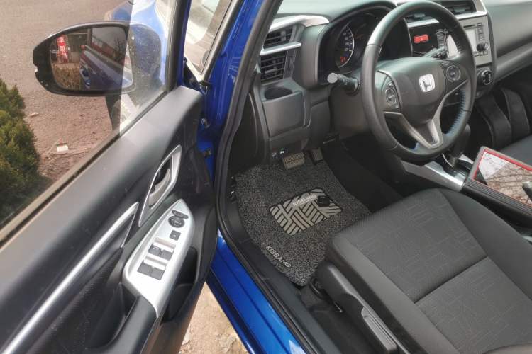 Used Honda Fit 2016 1.5L LXS CVT Comfort Sunroof Version Driver Seat