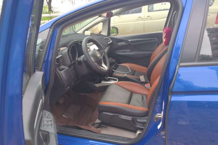 Used Honda Fit 2016 1.5L EX CVT Elite Edition Driver Seat