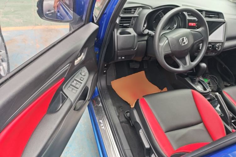 Used Honda Fit 2016 1.5L LXS CVT Comfort Sunroof Version Driver Seat