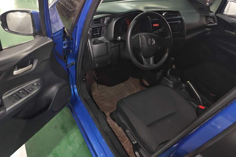 Used Honda Fit 2016 1.5L LX CVT Comfort Model Driver Seat