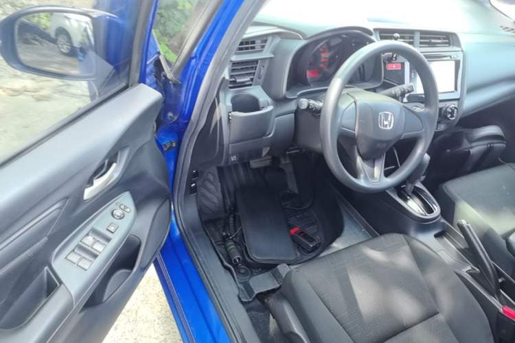 Used Honda Fit 2016 1.5L LX CVT Comfort Model Driver Seat