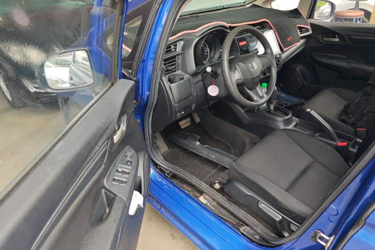 Used Honda Fit 2016 1.5L LXS CVT Comfort Sunroof Version Driver Seat