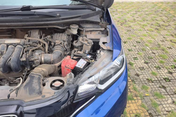 Used Honda Fit 2016 1.5L EX CVT Elite Edition Engine Bay Left