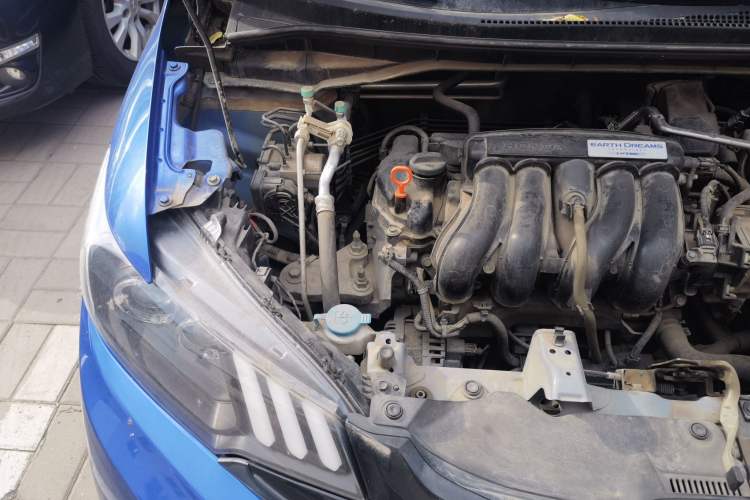 Used Honda Fit 2016 1.5L LX Manual Comfort Model Engine Bay Right