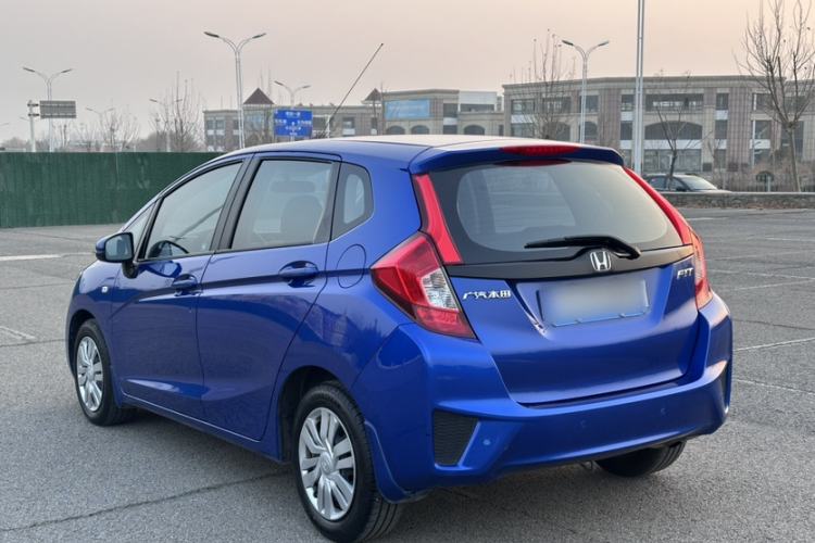 Used Honda Fit 2016 1.5L LX CVT Comfort Model Exterior 2