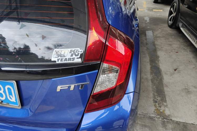 Used Honda Fit 2016 1.5L LXS CVT Comfort Sunroof Version Exterior 3