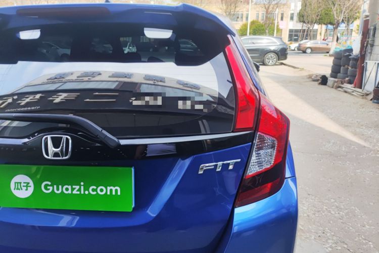 Used Honda Fit 2016 1.5L LX CVT Comfort Model Exterior 3