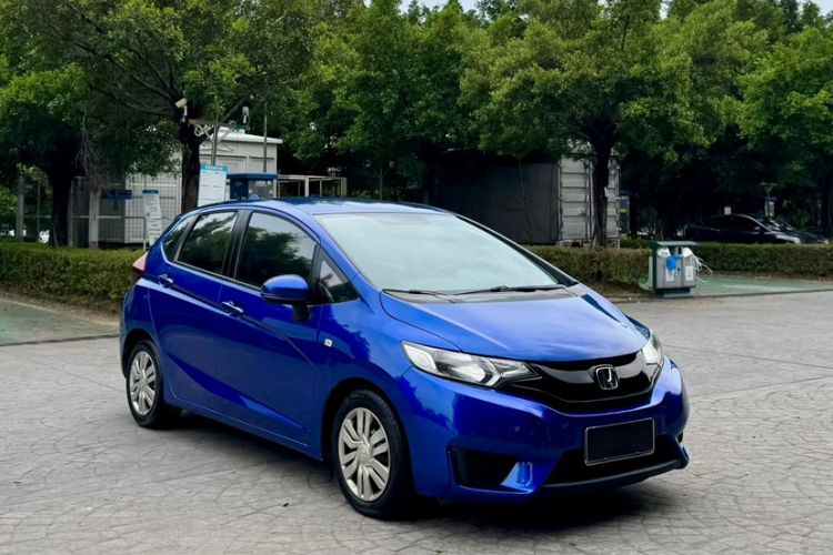 Used Honda Fit 2016 1.5L LX CVT Comfort Model Exterior 4