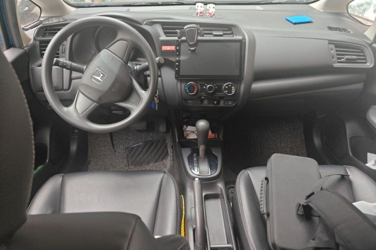 Used Honda Fit 2016 1.5L LX CVT Comfort Model Exterior 5