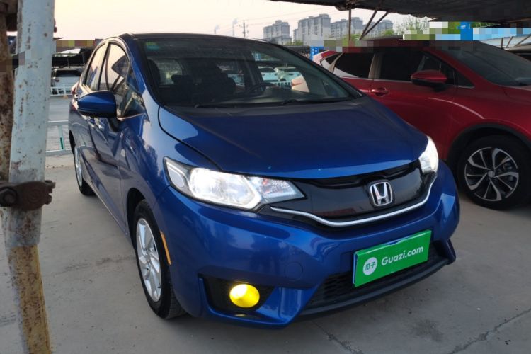Used Honda Fit 2016 1.5L LXS CVT Comfort Sunroof Version Front Right 45 Deg