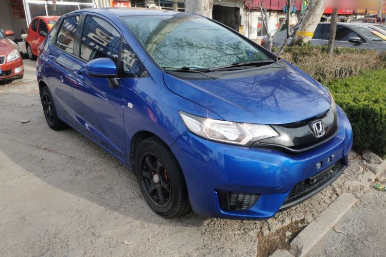 Used Honda Fit 2016 1.5L LXS CVT Comfort Sunroof Version Front Right 45 Deg
